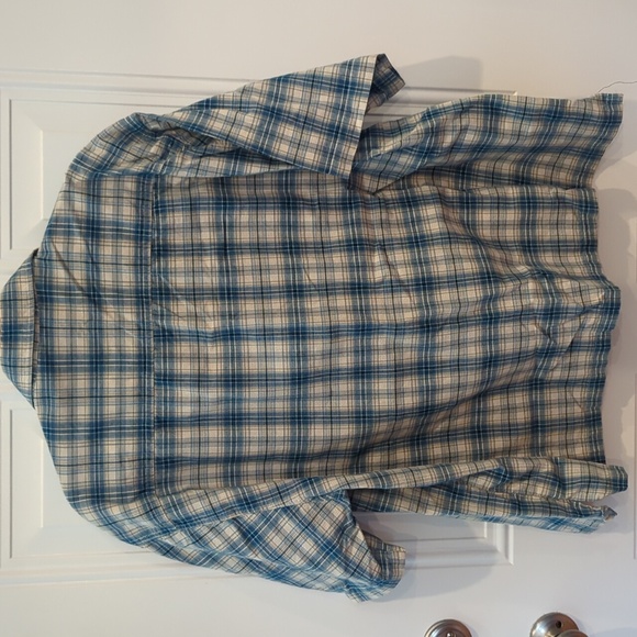 Company One Woman Button Up Shirt with Built In Under Shirt - Picture 3 of 4